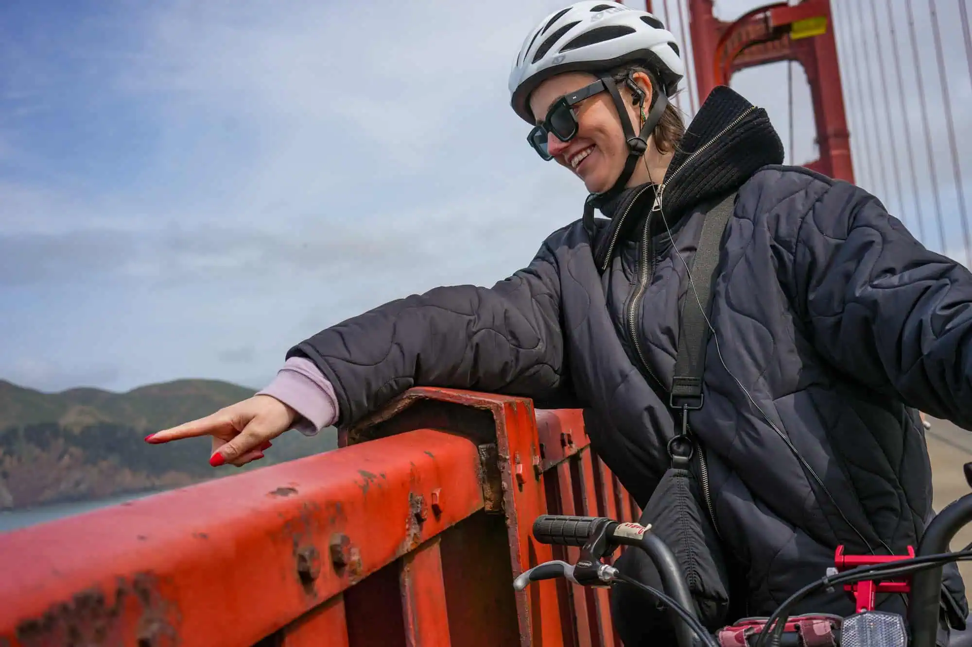 San Francisco Bike Tours 14 Smiling cyclist at golden gate bridge on electric bike tour